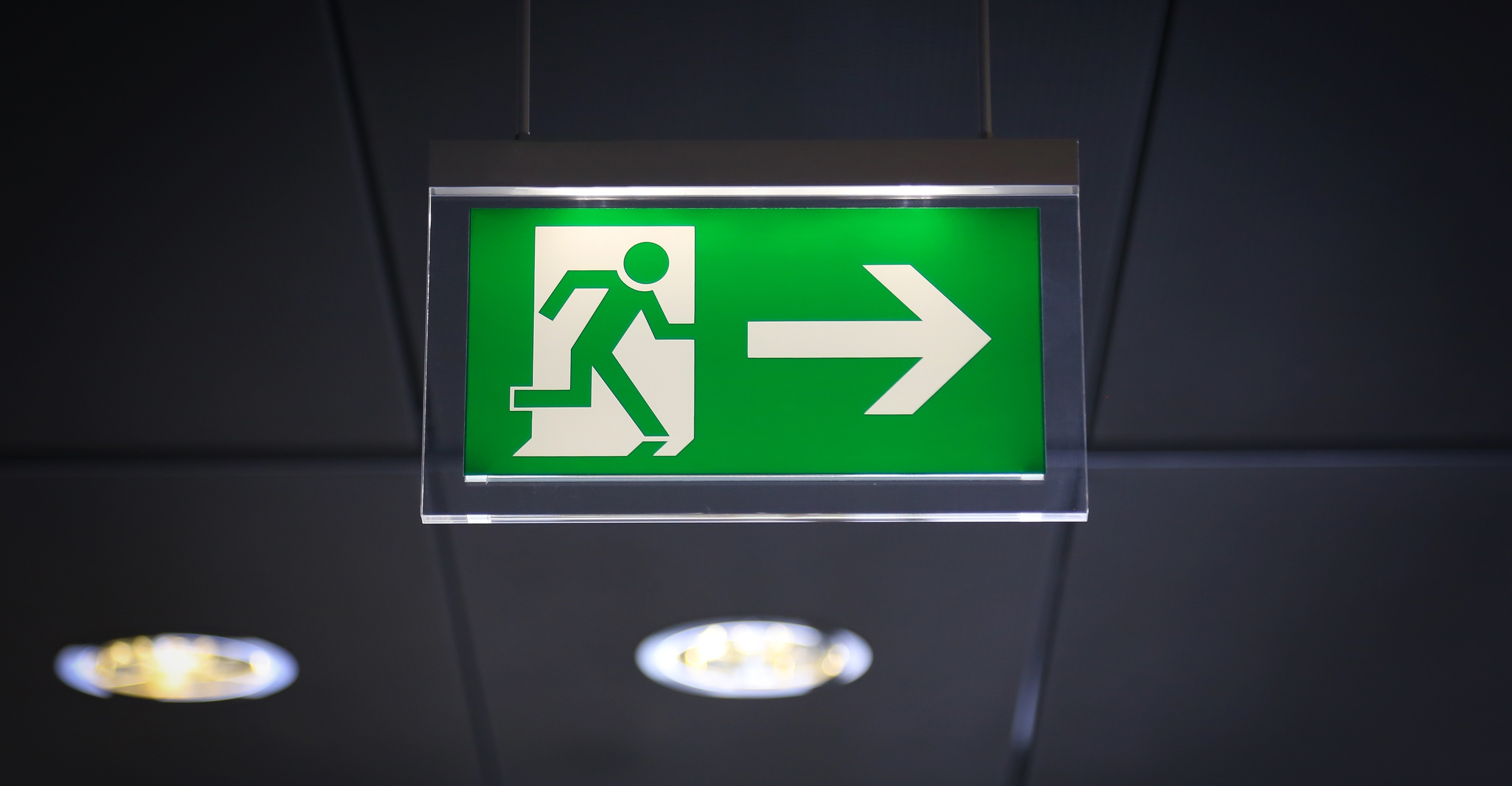 Nødbelysning og flugtvejsmarkering inspiceret af Kiwa RMG